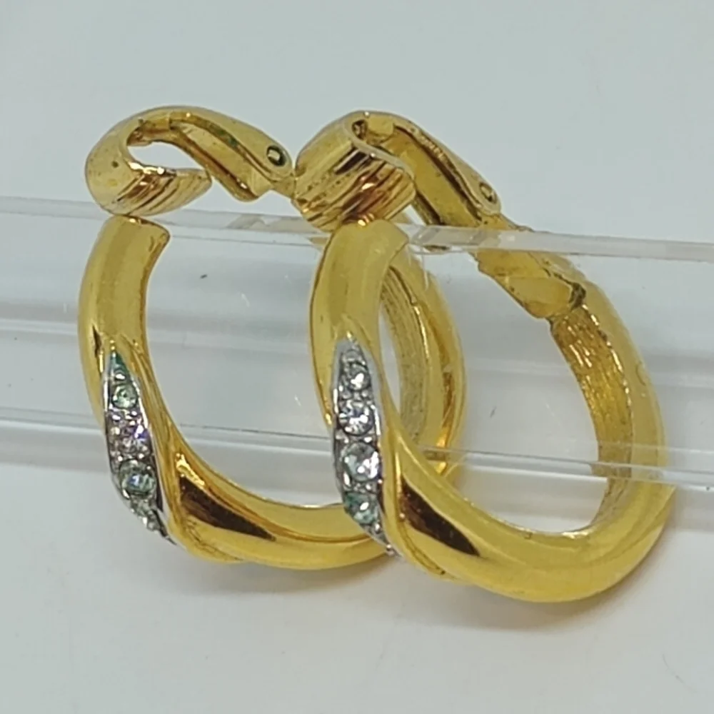 * vintage Crown Trifari gold tone & rhinestones hoops clip on earrings
